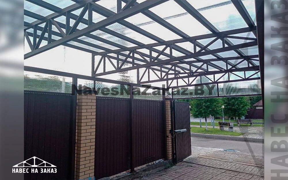 Односкатный навес для автомобиля 4 на 7 м с сотовым поликарбонатом в Гомеле и области Односкатный навес для автомобиля 4 на 7 м с сотовым поликарбонатом