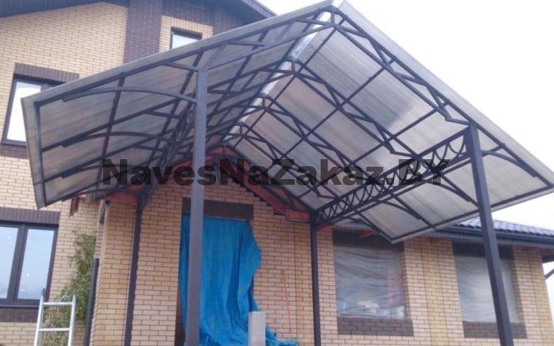 Двухскатный навес над входом 3м на 3м в Гомеле и области Двухскатный навес над входом 3м на 3м